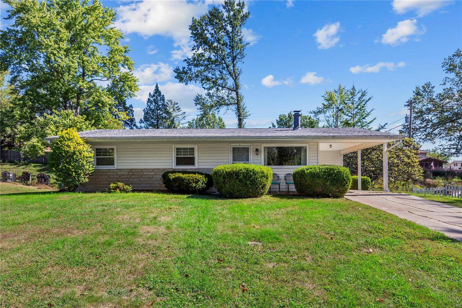 Manchester, MO 63011,322 Spring Meadows DR