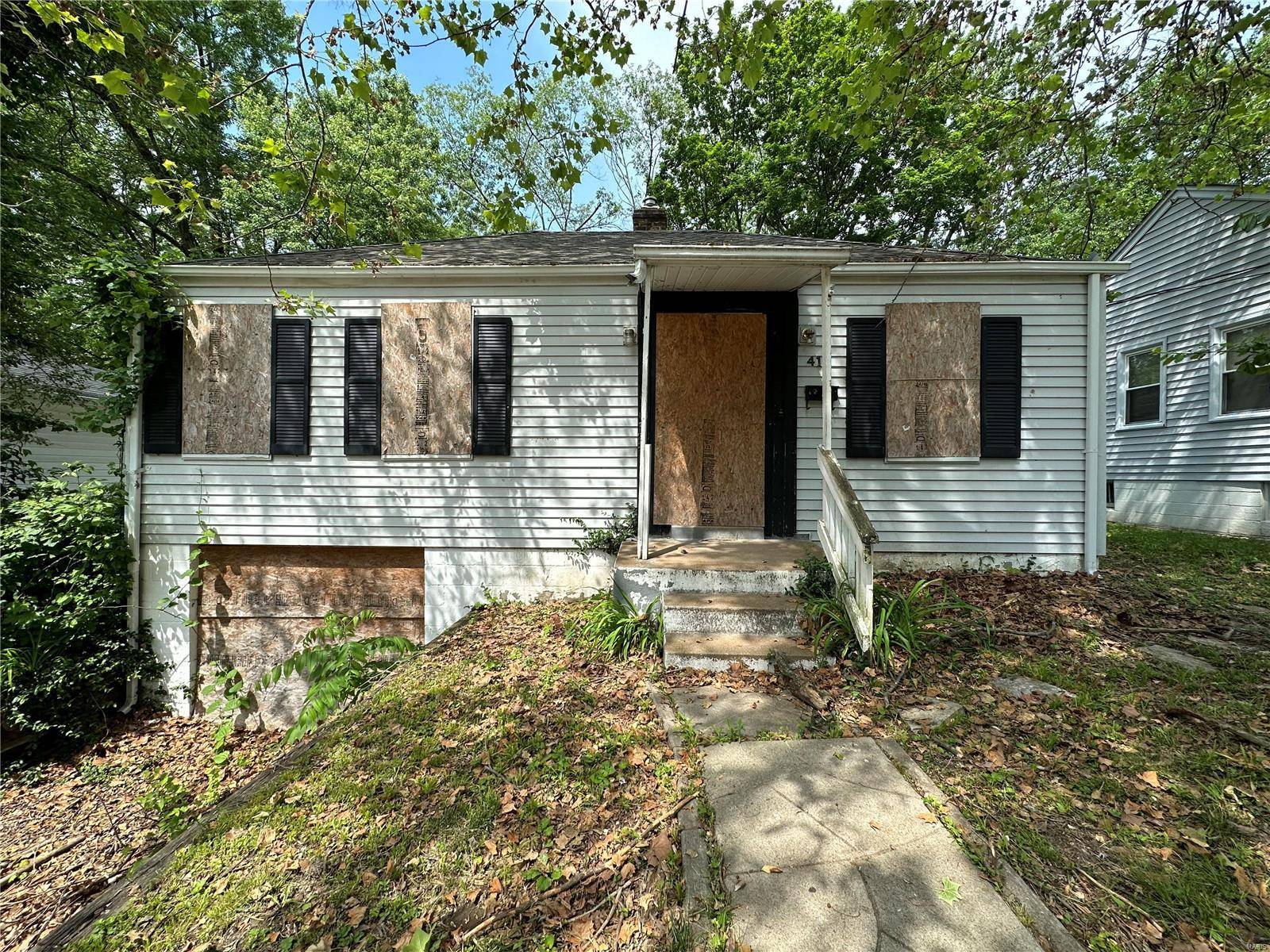 St Louis, MO 63135,417 S Dade AVE
