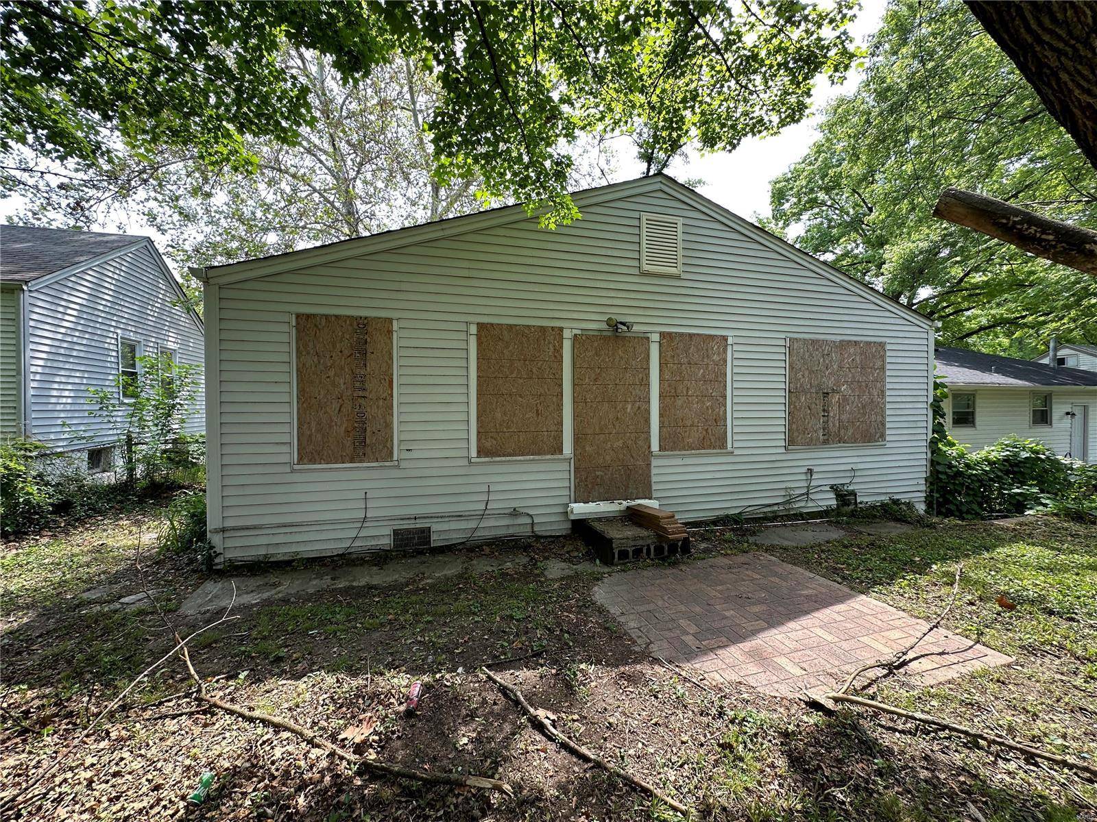 St Louis, MO 63135,417 S Dade AVE