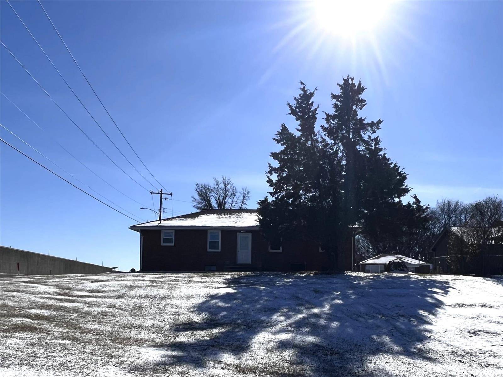 East Alton, IL 62024,1068 El Paso LN