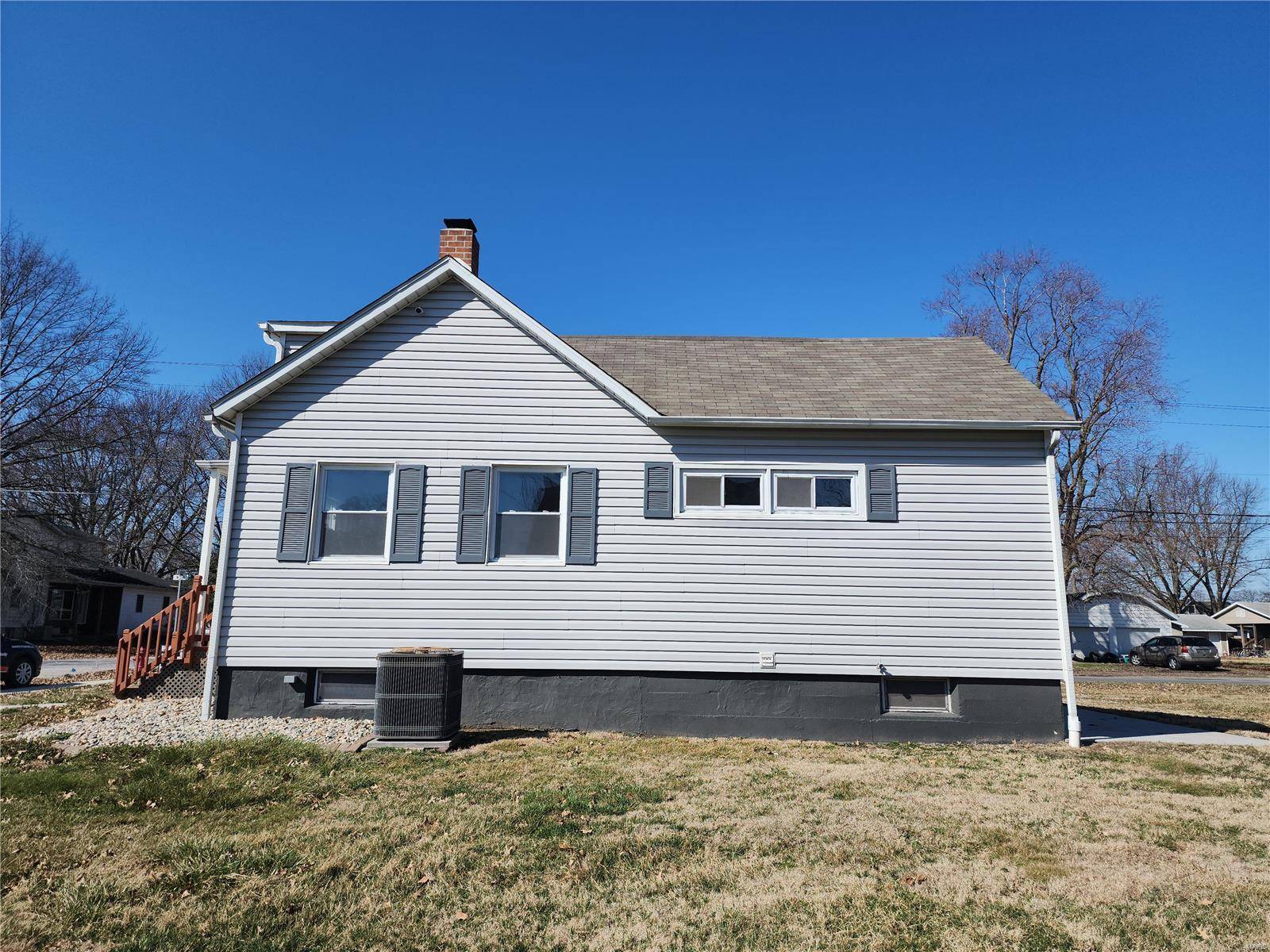 Mount Olive, IL 62069,301 E 6th North ST