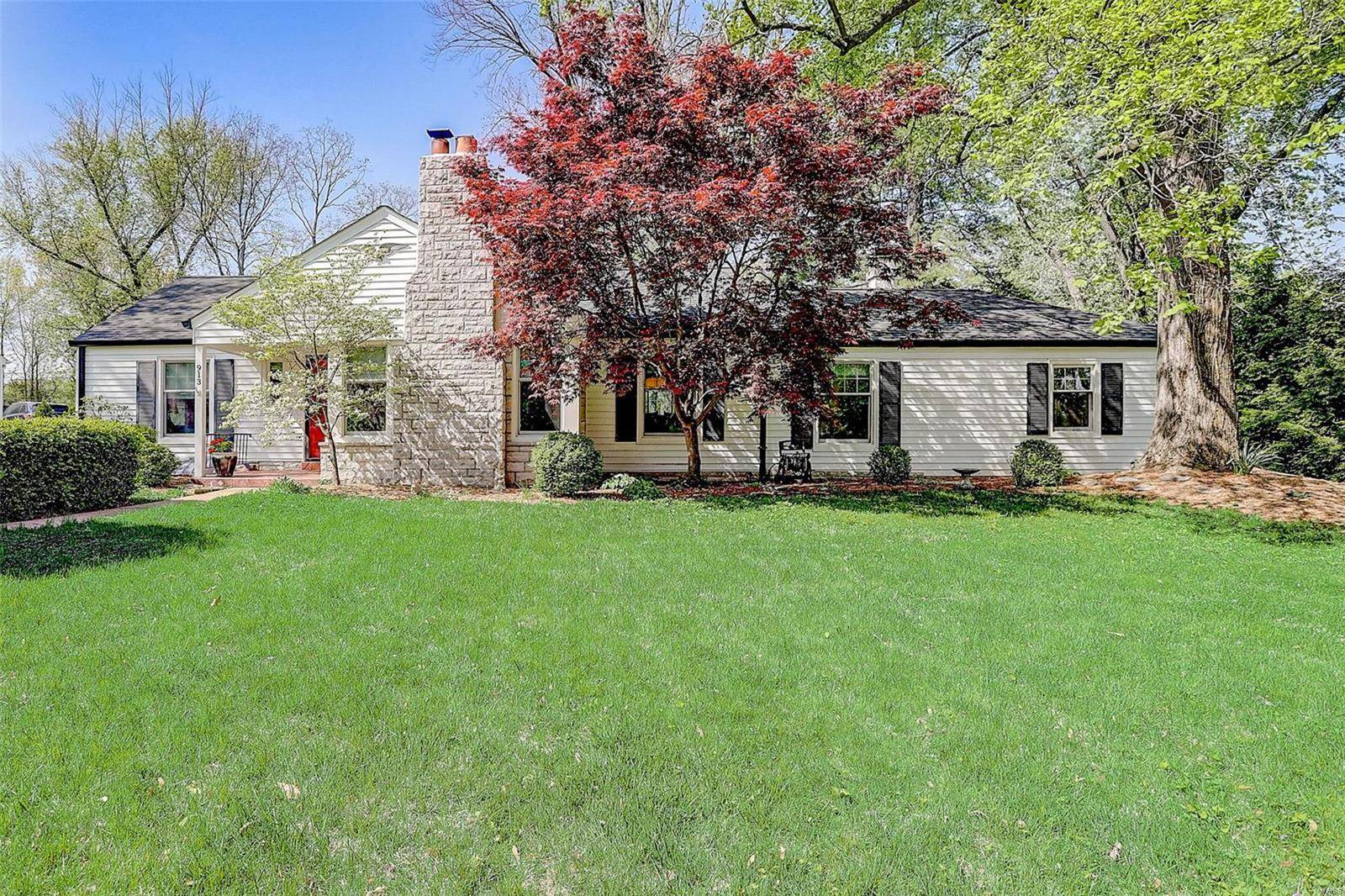 Creve Coeur, MO 63141,913 Woodshire LN