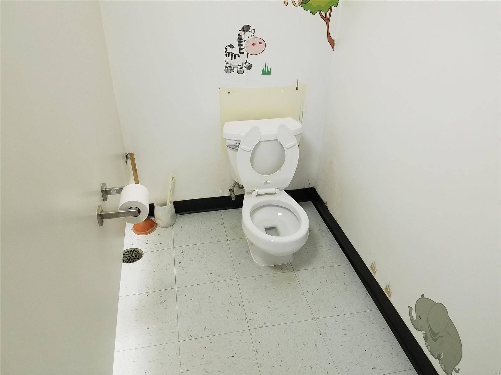 Ellisville, MO 63011,15764 Clayton RD