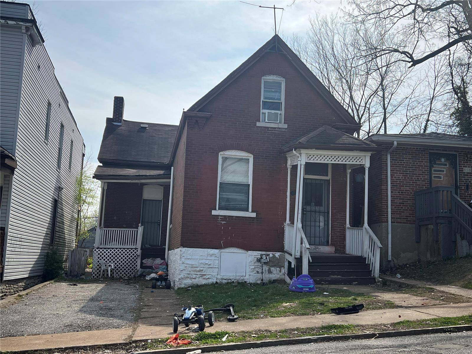 St Louis, MO 63147,854 Canaan AVE