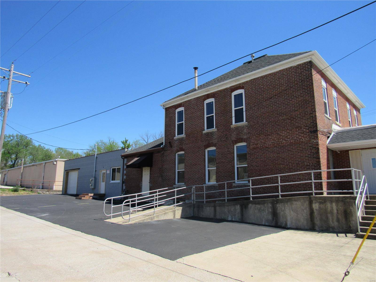 Alton, IL 62002,1850 E Broadway