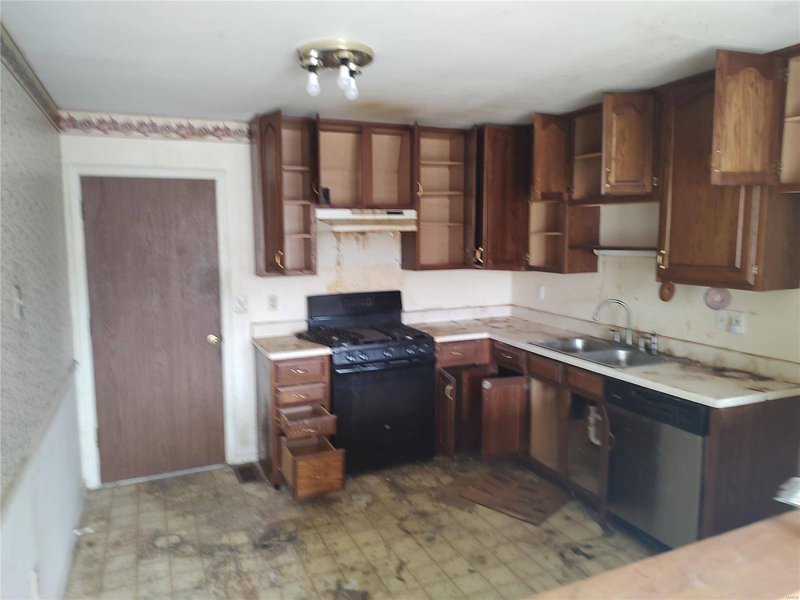 Florissant, MO 63031,2214 Riverwood Trails DR