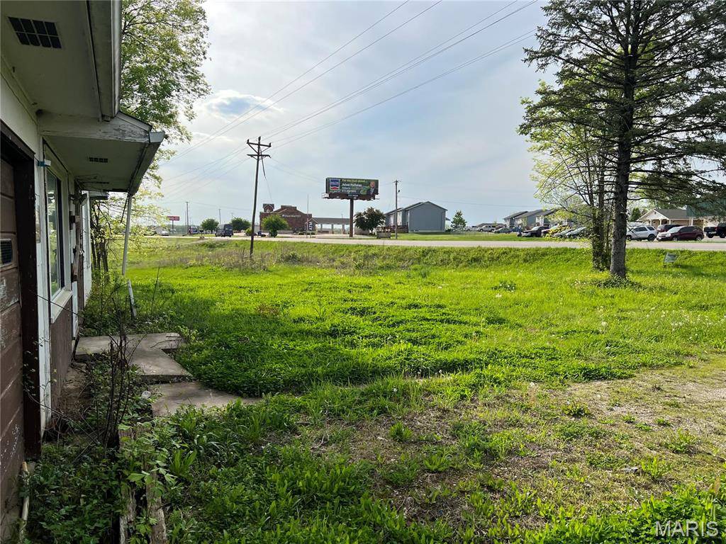 Winfield, MO 63389,4032 E Highway 47