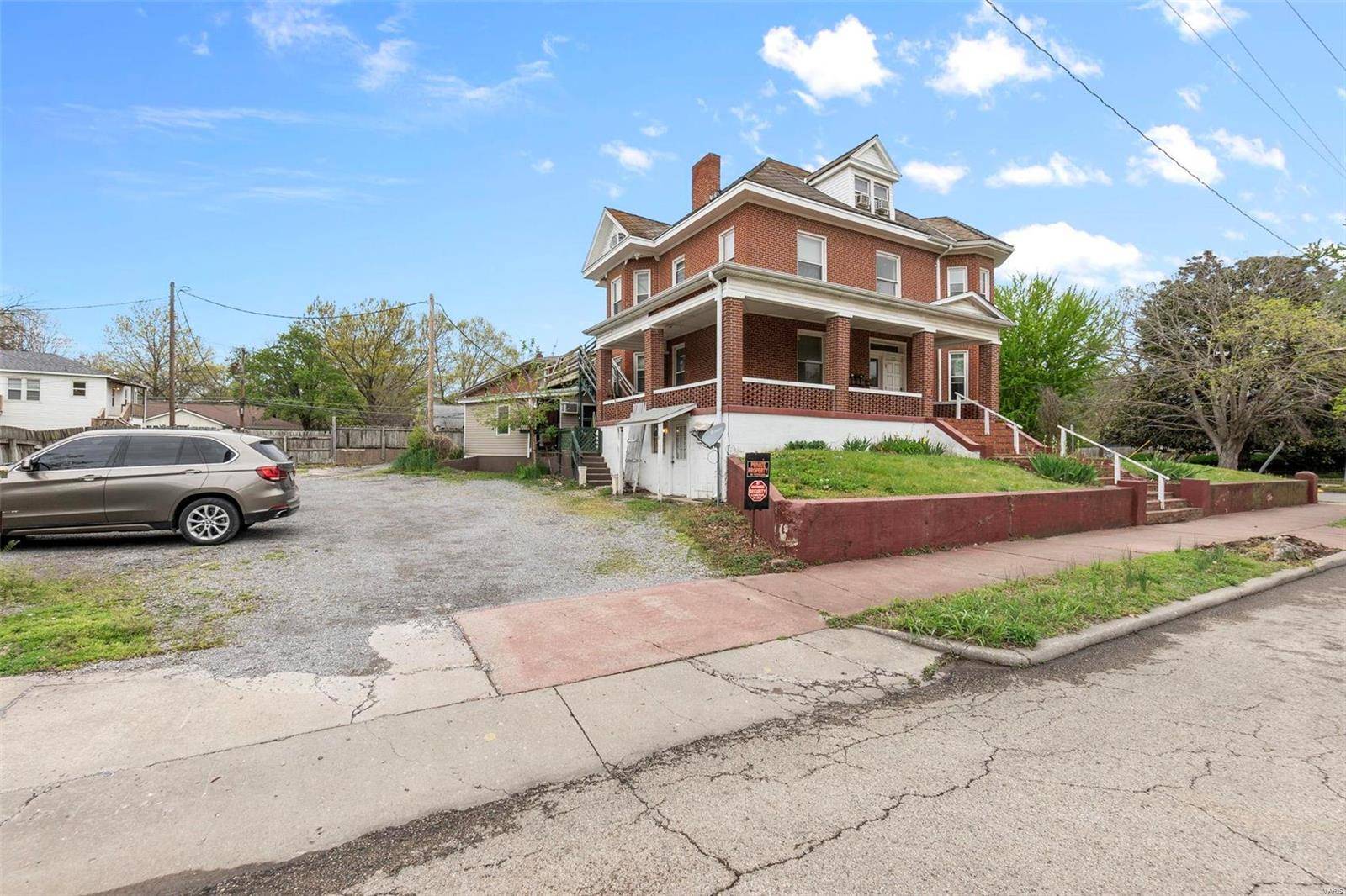Cape Girardeau, MO 63701,239 N Middle ST