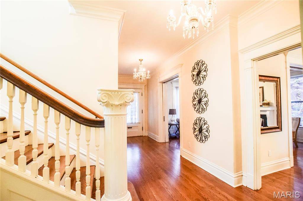 St Louis, MO 63108,5076 Westminster PL