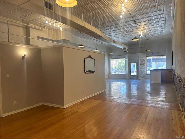 Duquoin, IL 62832,13 N Division ST