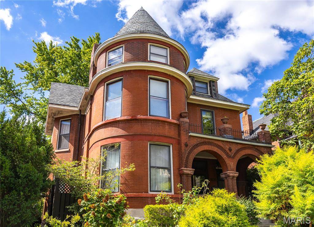 St Louis, MO 63110,3630 Flad AVE