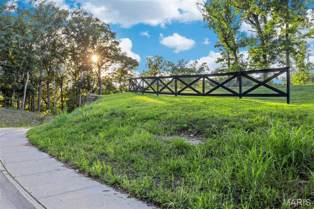 St Charles, MO 63304,141 Summer Grace LN
