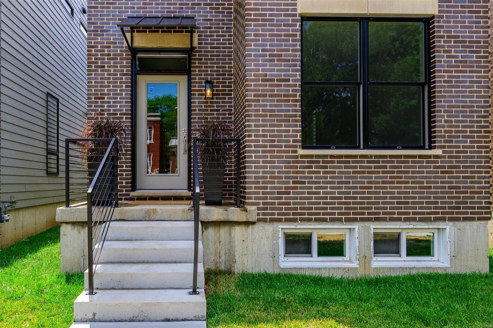 St Louis, MO 63110,4214 Norfolk AVE