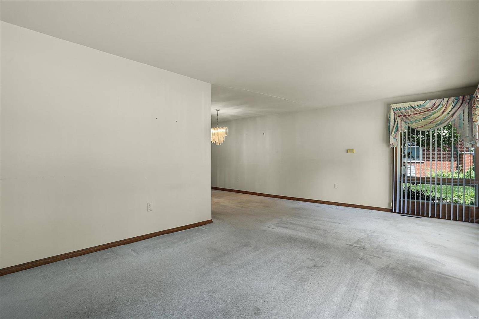 St Louis, MO 63117,7917 Bennett AVE