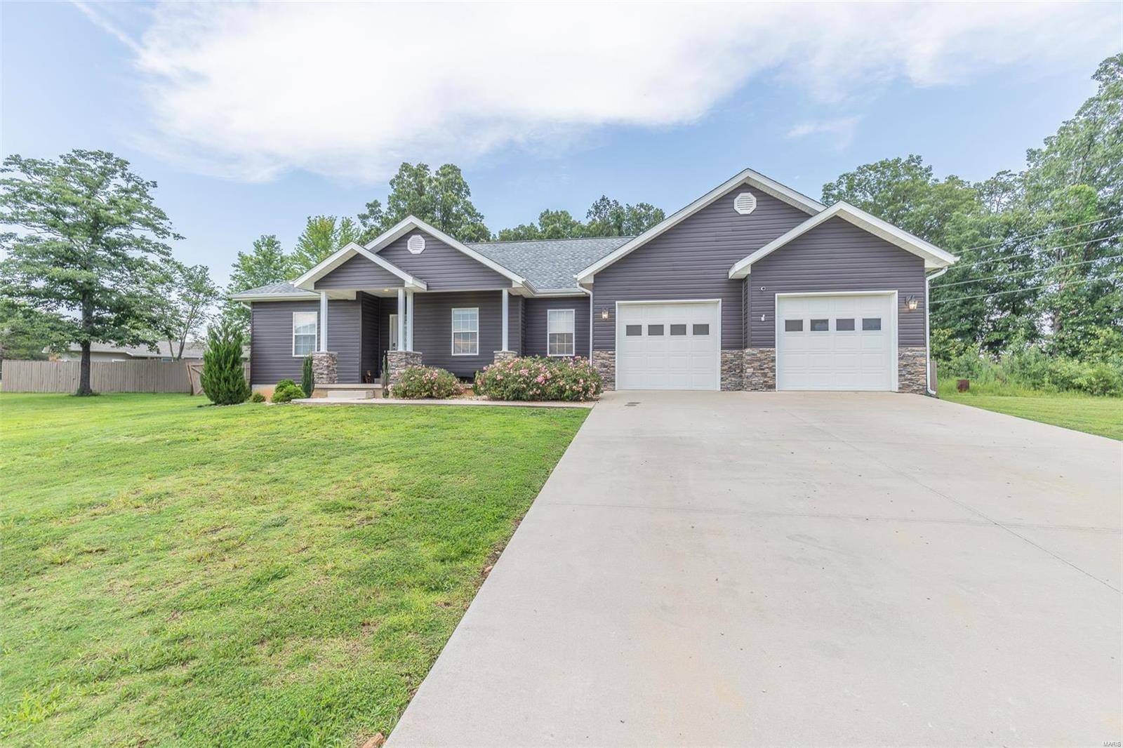 Poplar Bluff, MO 63901,1017 E Donna DR