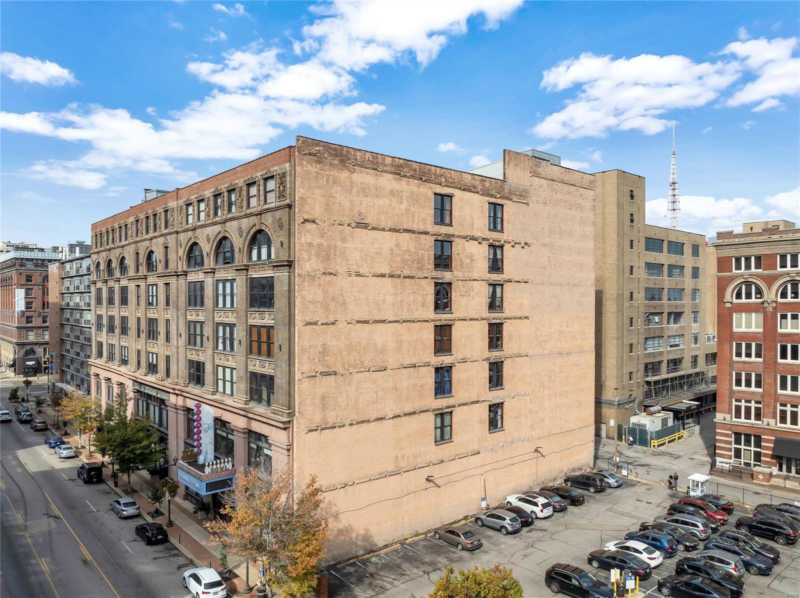 St Louis, MO 63101,1113 Washington AVE #706