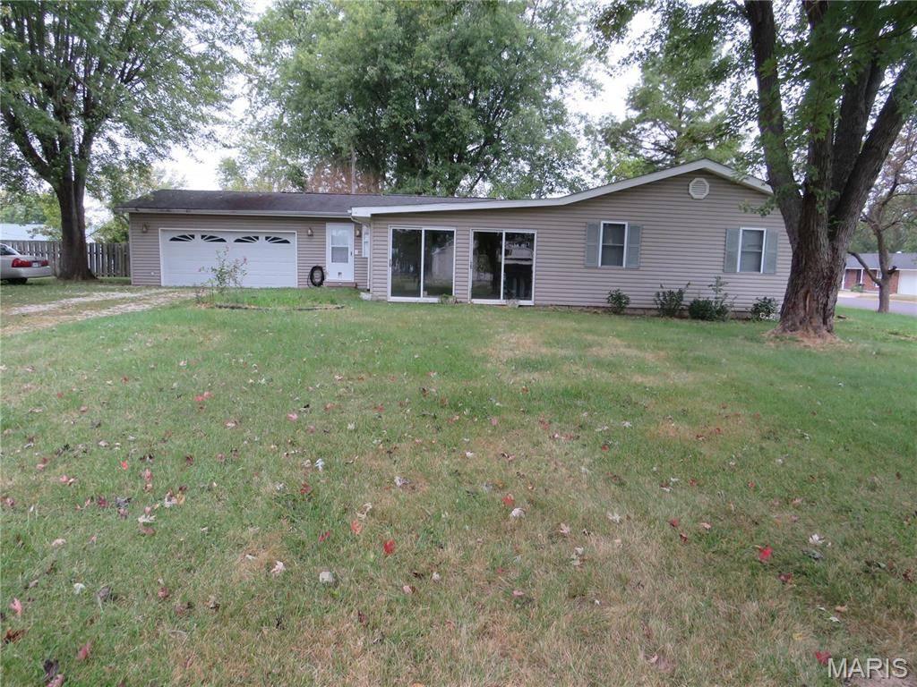 Gerald, MO 63037,208 E Bittersweet DR