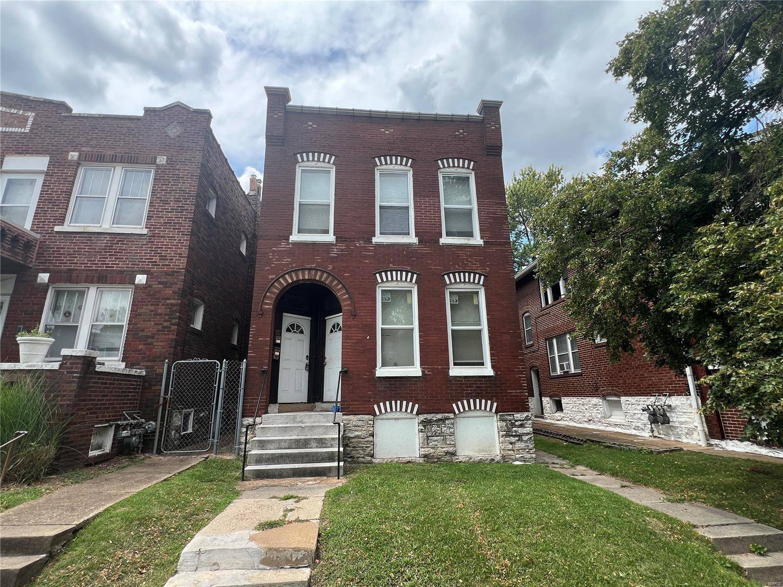 St Louis, MO 63111,920 Bates ST