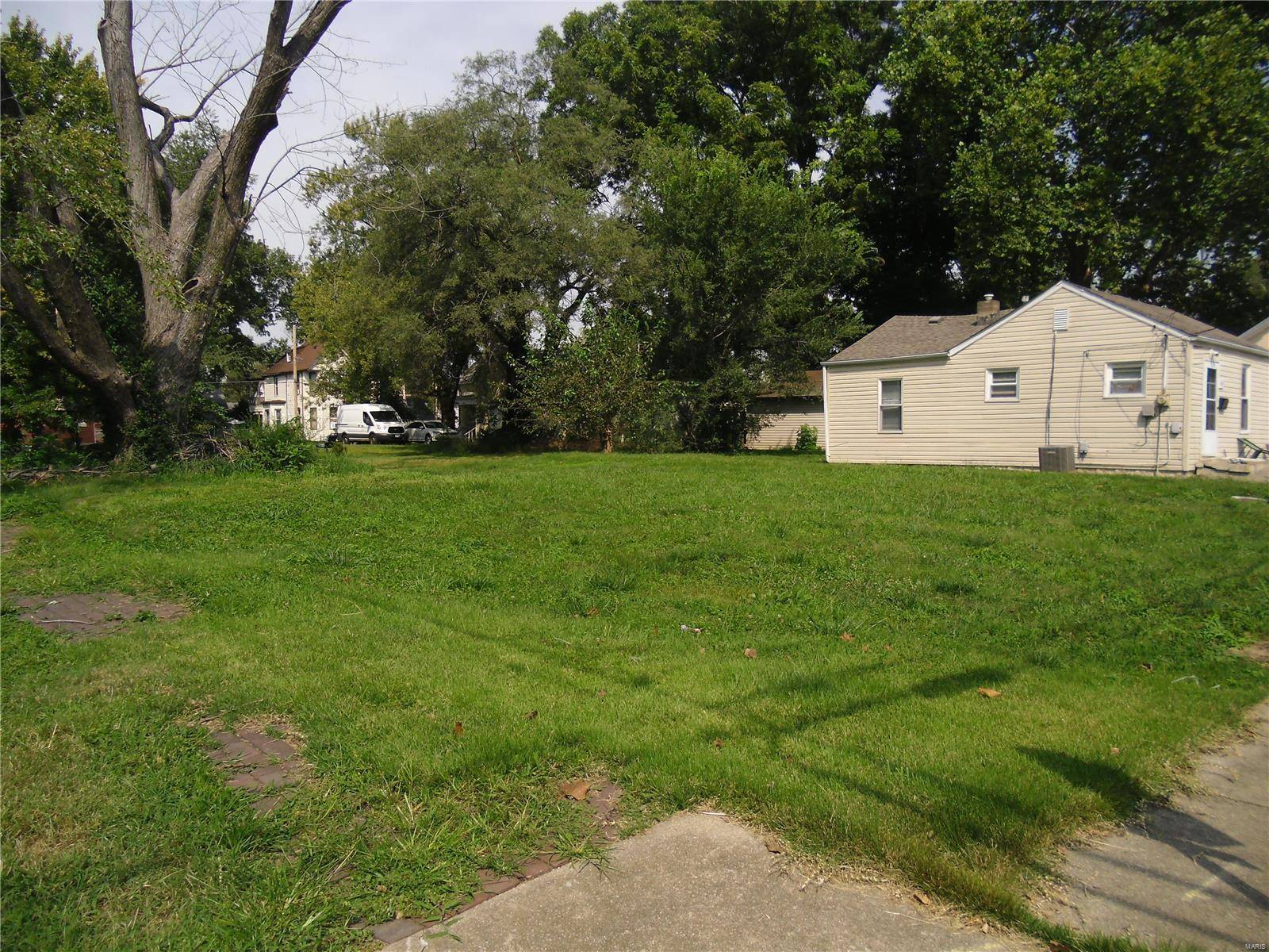 Belleville, IL 62220,301 N 11th ST