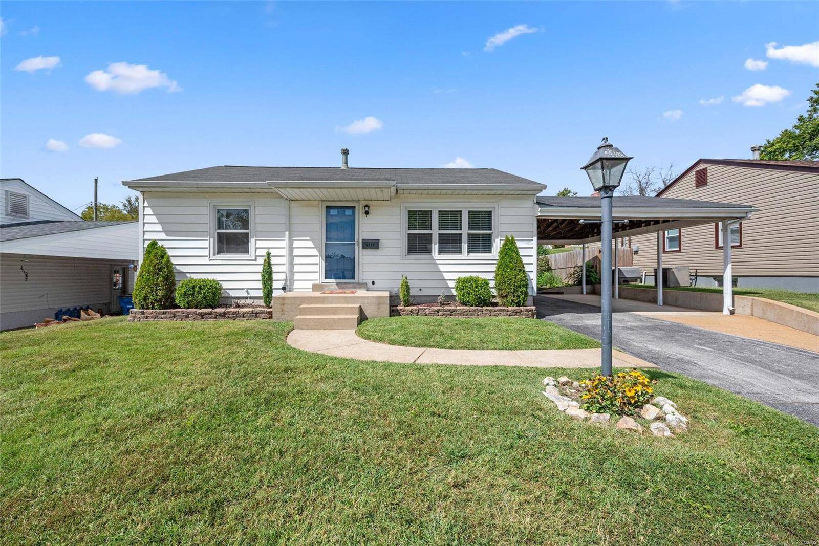 St Louis, MO 63123,9717 Shuffle DR