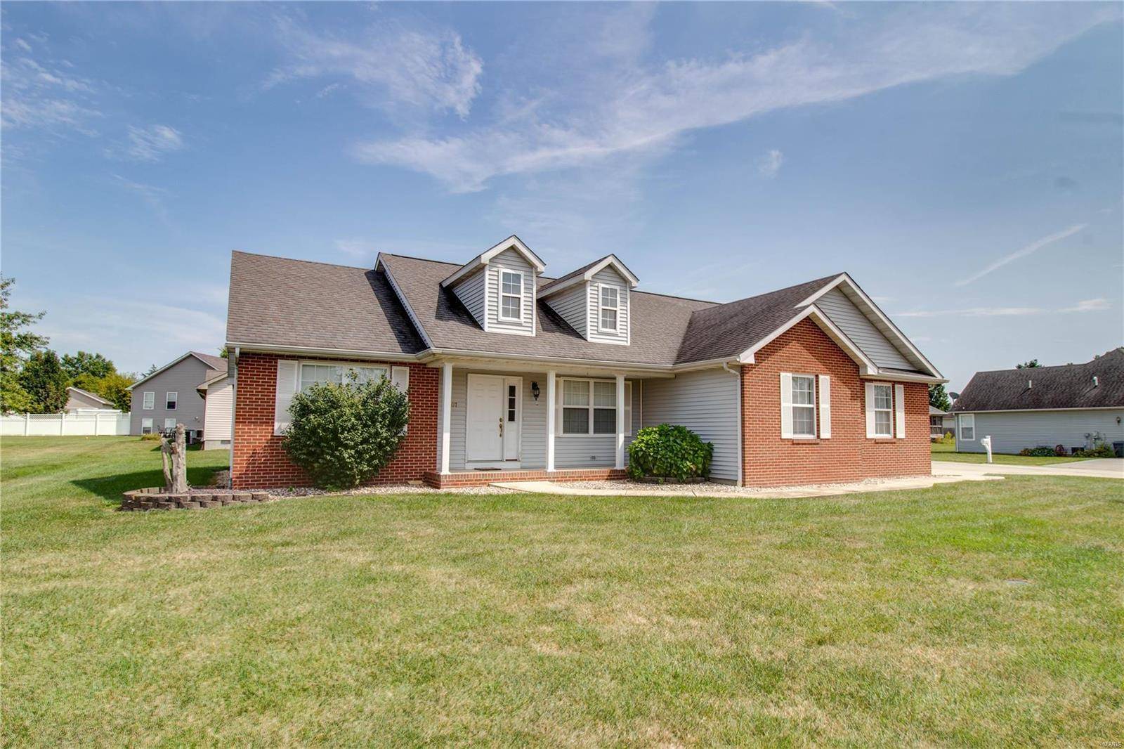 Jerseyville, IL 62052,607 Fairview AVE