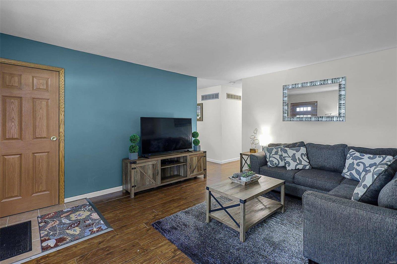 Florissant, MO 63031,3004 Mediterranean DR