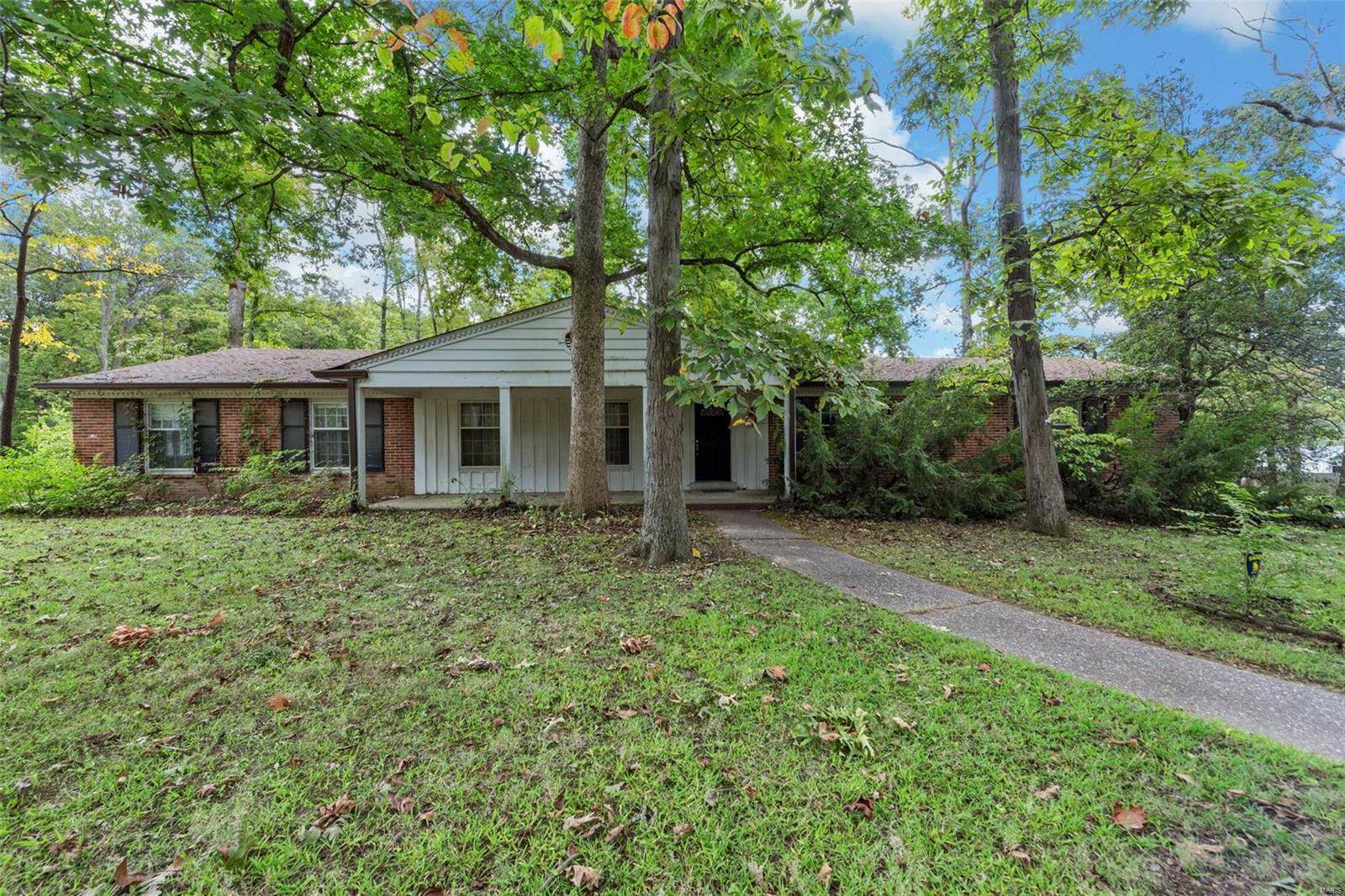 St Louis, MO 63131,122 Frontenac Forest St.