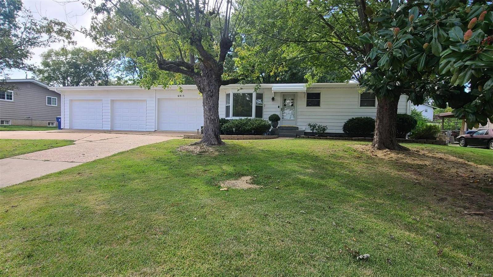 Unincorporated, MO 63129,6915 Becker RD
