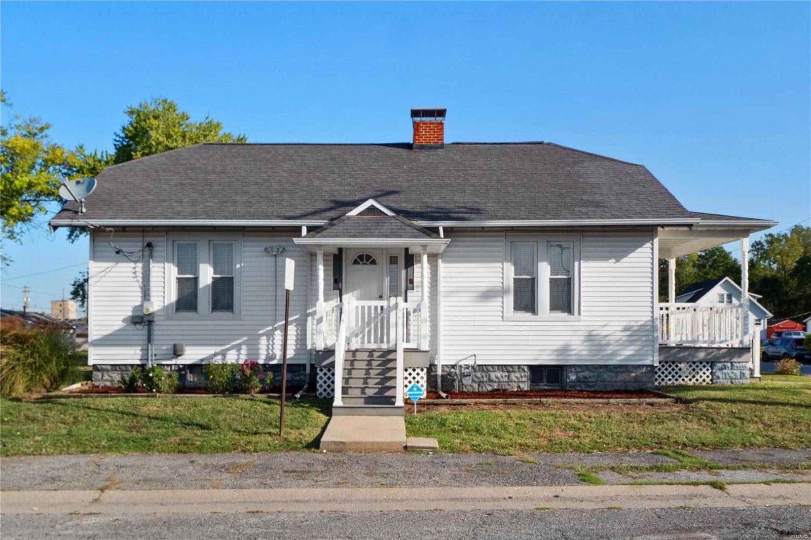 Belleville, IL 62220,931 S High ST