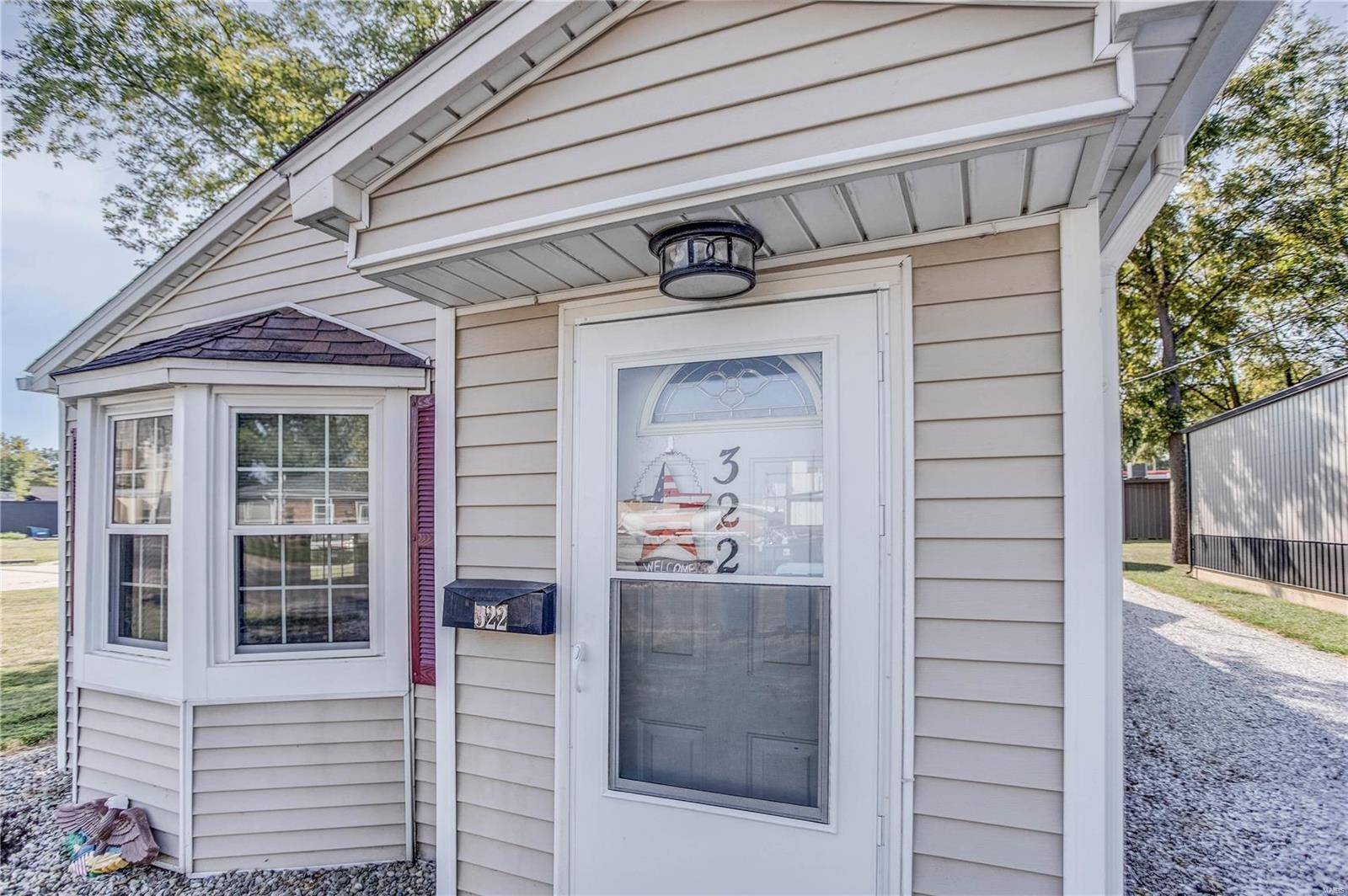 Highland, IL 62249,322 Monroe ST