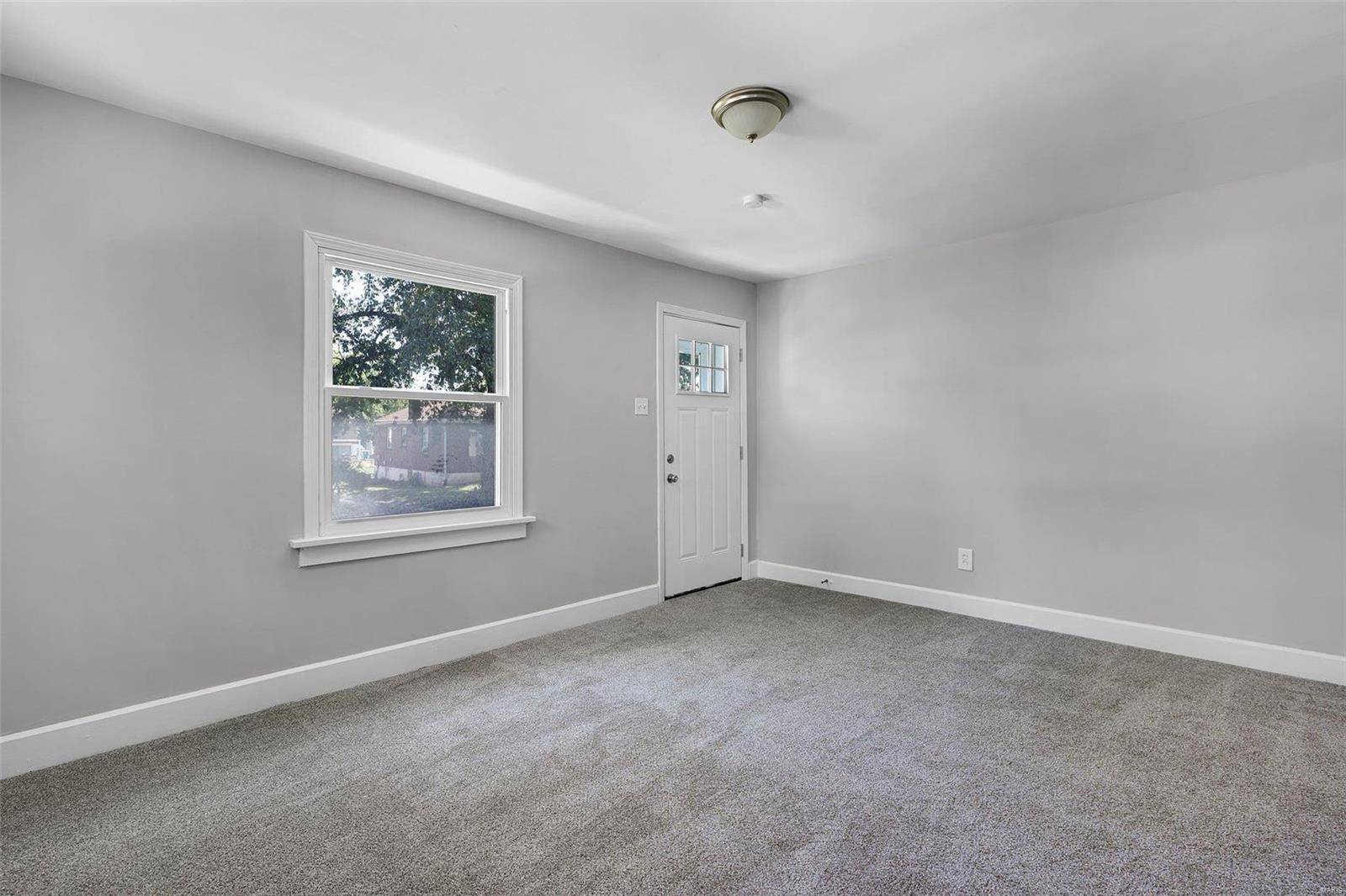 St Louis, MO 63136,5305 Fletcher ST