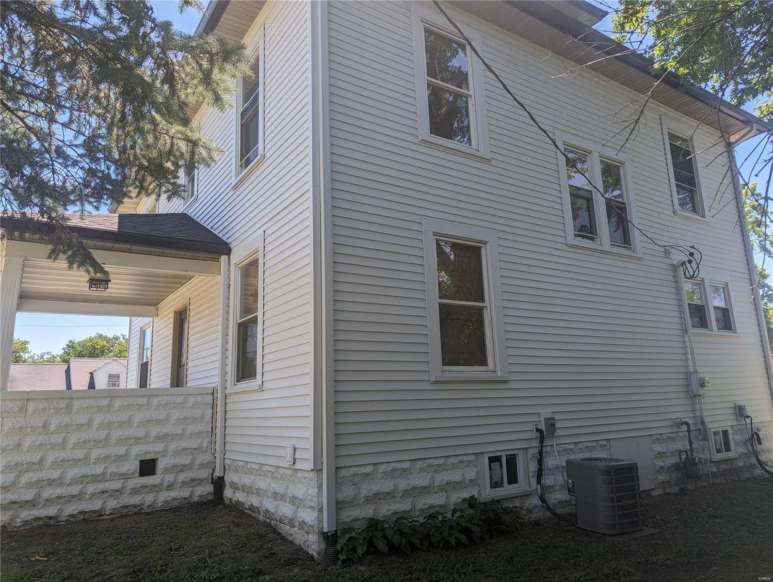 Greenville, IL 62246,220 E Main ST