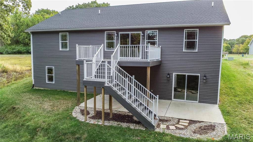 Grafton, IL 62037,1127 Redwing Court
