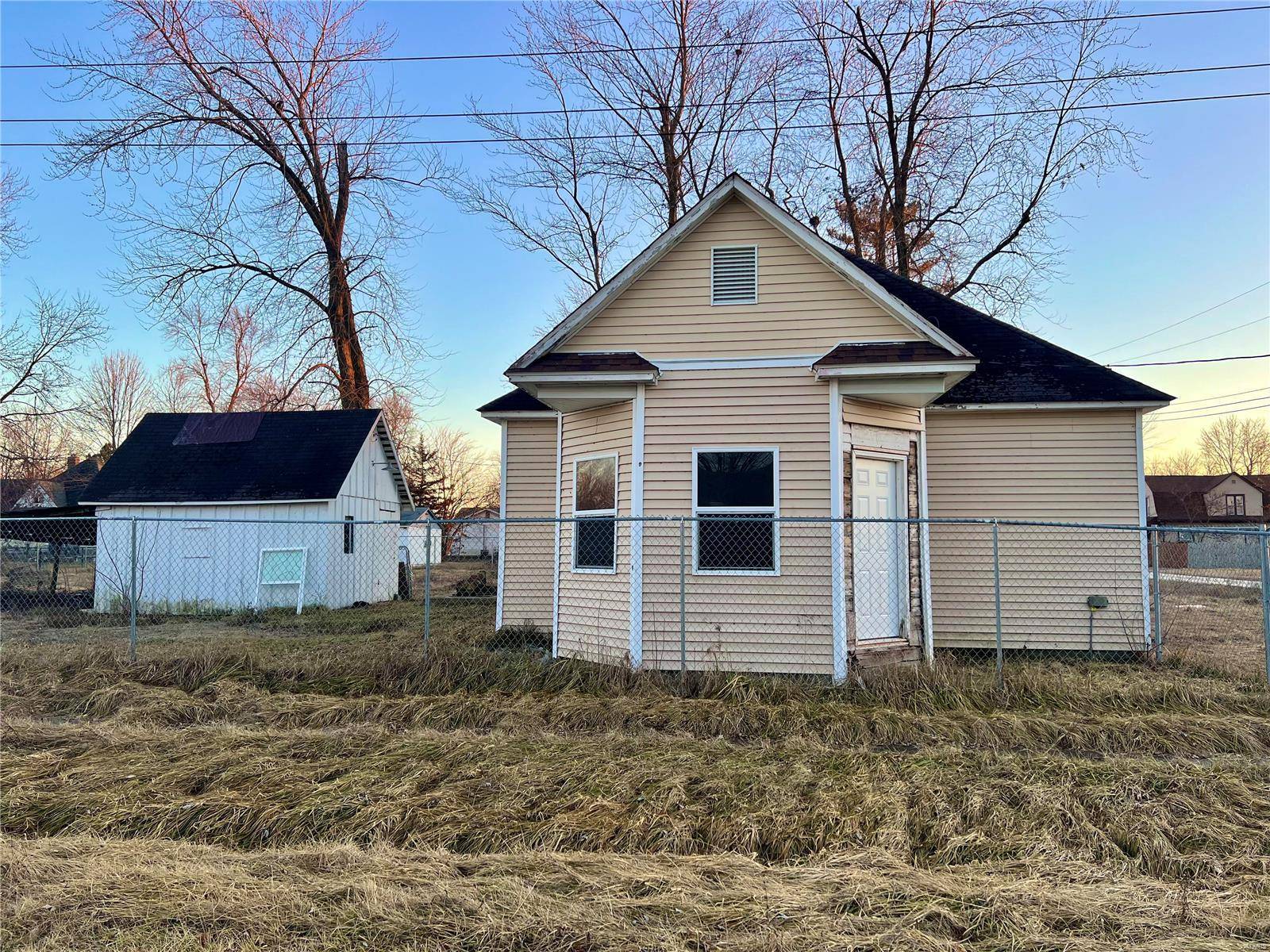 Bellflower, MO 63333,700 702 Broadway ST