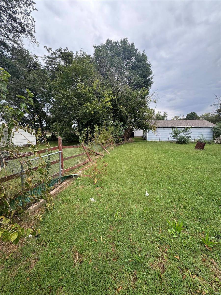 Kennett, MO 63857,814 Maple