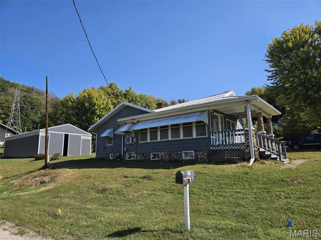 Hamburg, IL 62045,174 Clinton ST