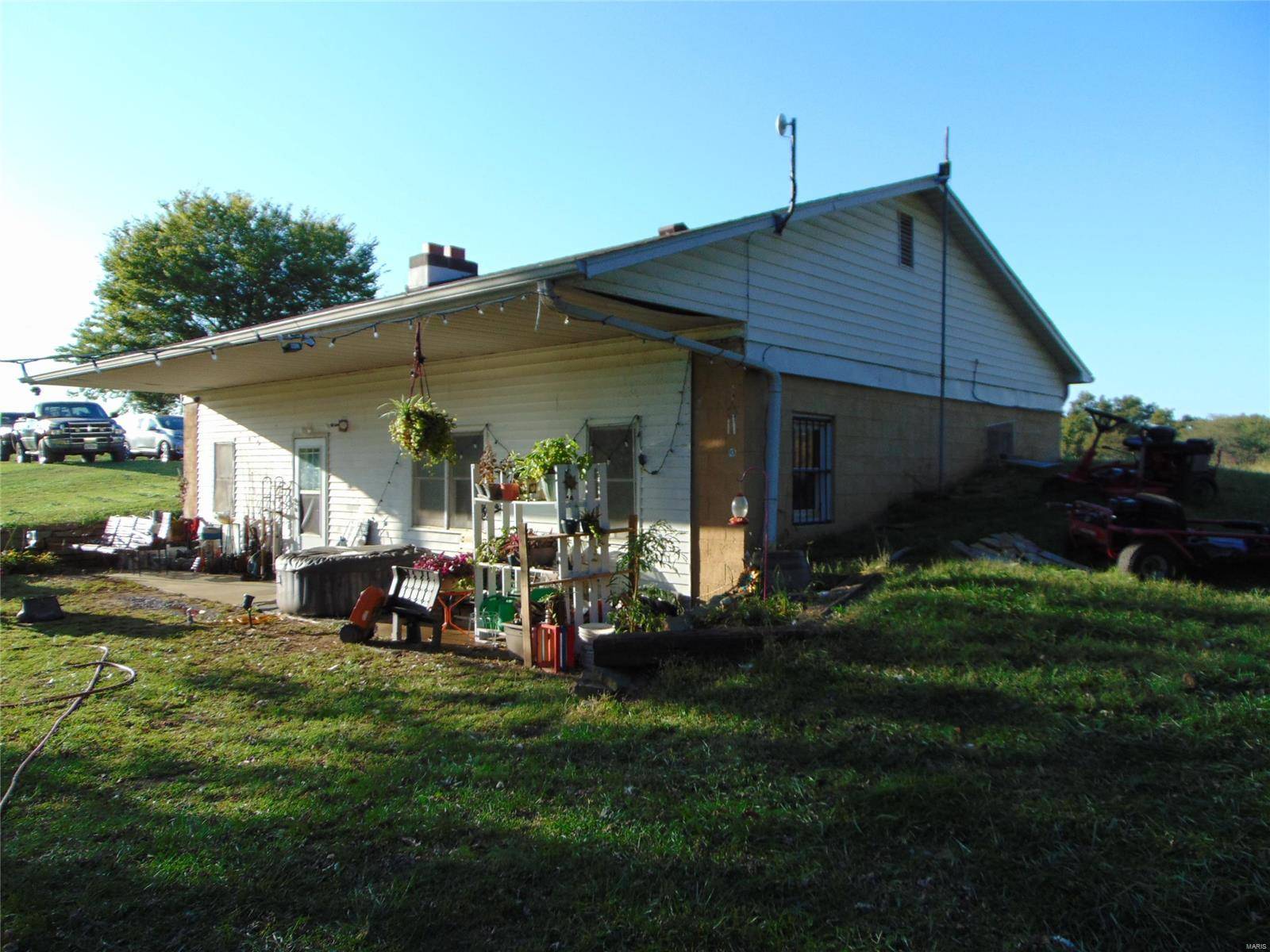 Ava, IL 62907,3048 Marlboro RD