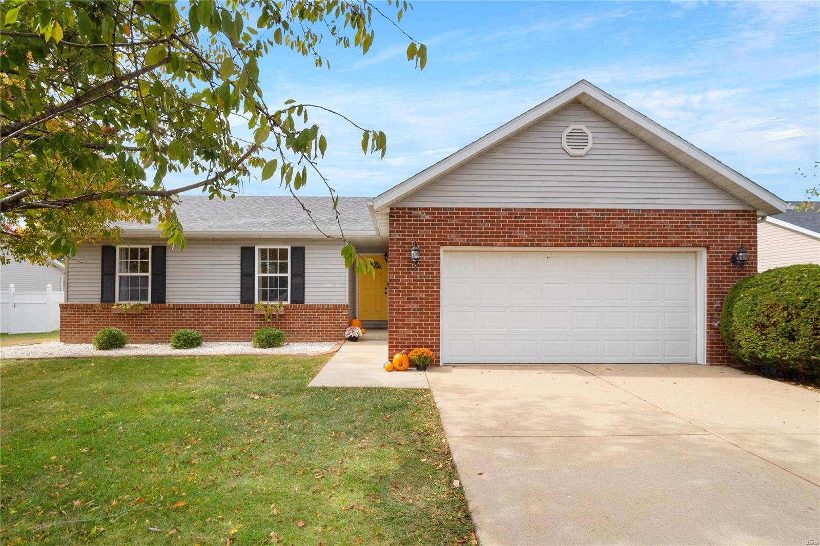 Troy, IL 62294,17 PINEBROOKE