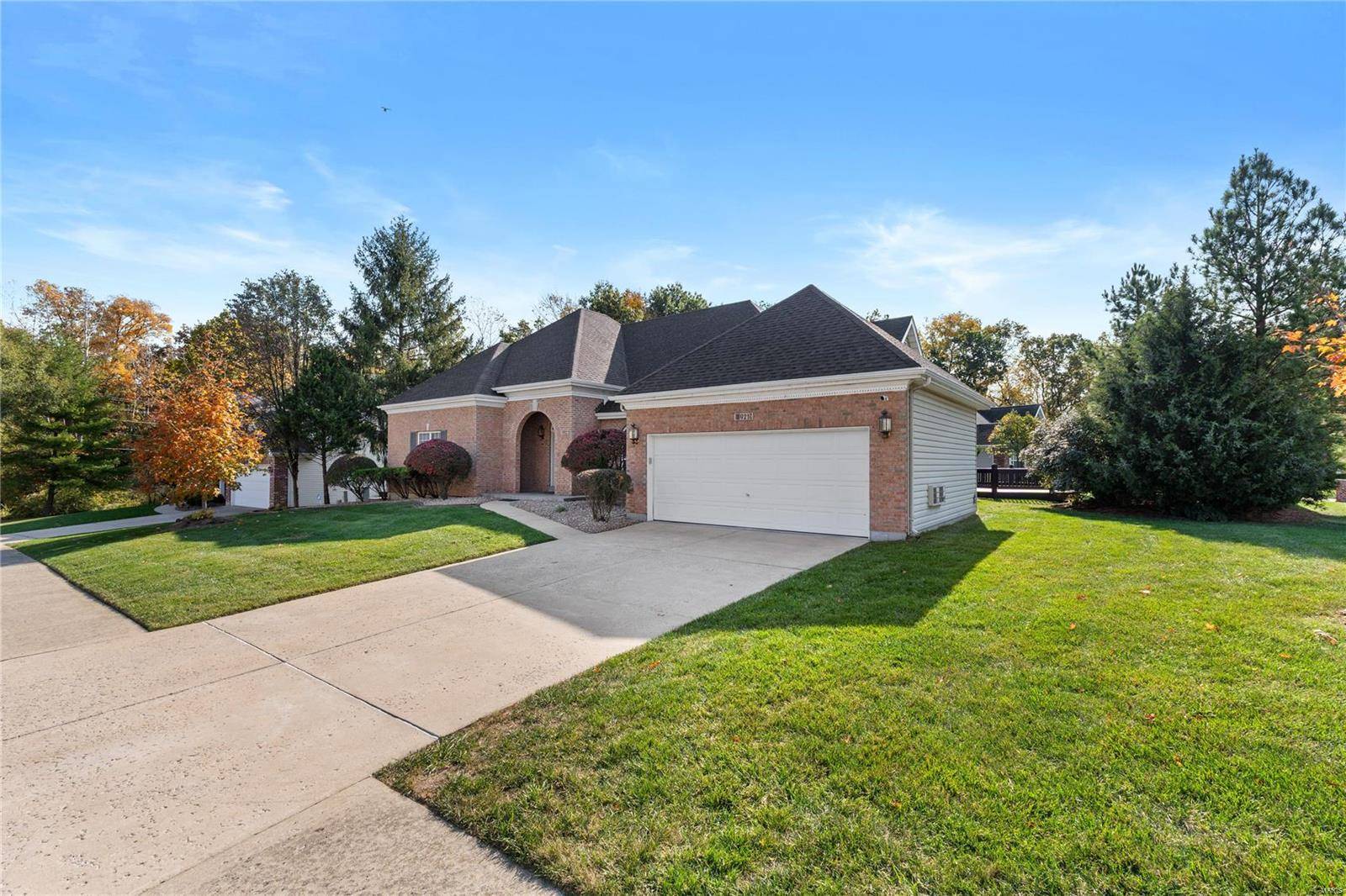 Lake St Louis, MO 63367,921 Locksley Manor DR