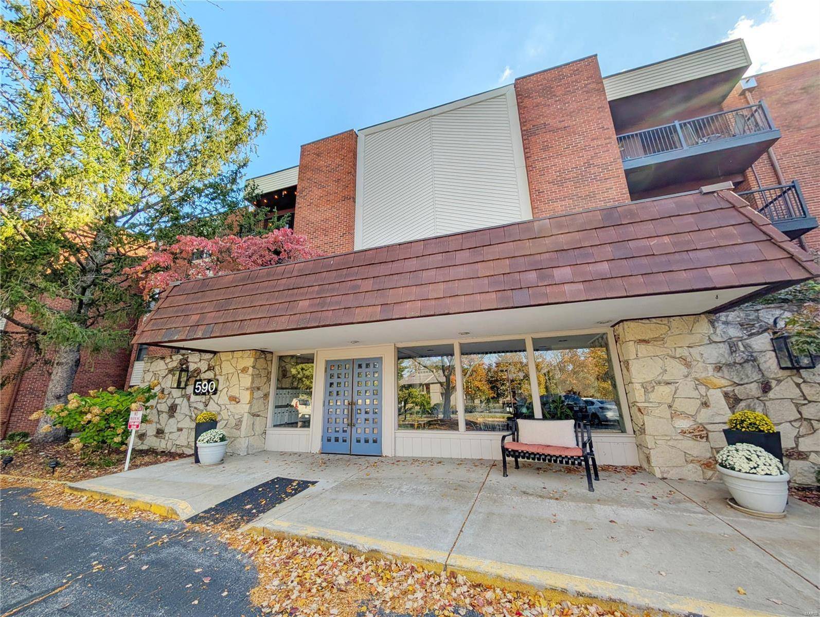St Louis, MO 63141,590 Sarah LN #208