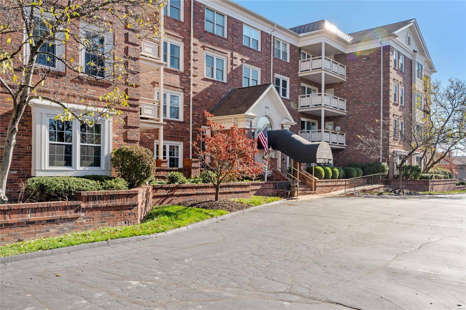 St Louis, MO 63141,526 Sarah LN #33