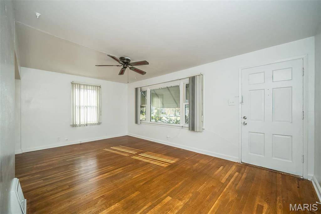 Bellefontaine Nghbrs, MO 63137,10132 CABOT DR