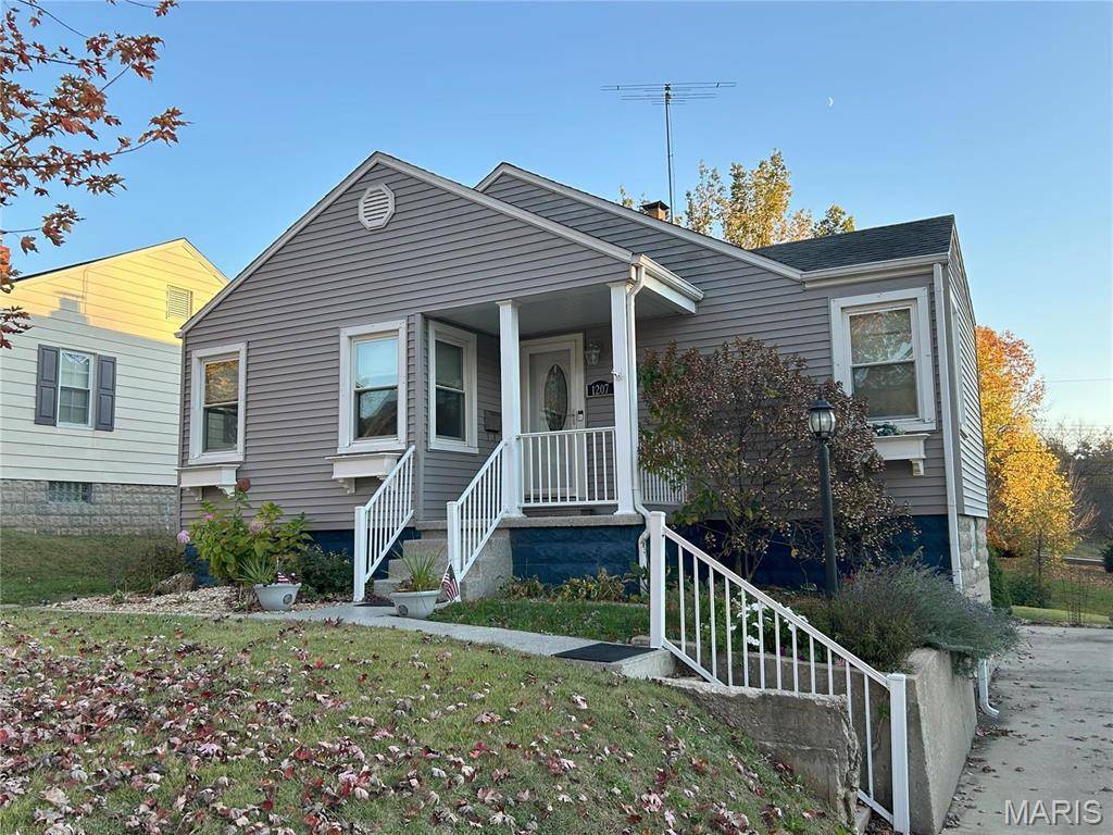 Godfrey, IL 62002,1207 Douglas ST