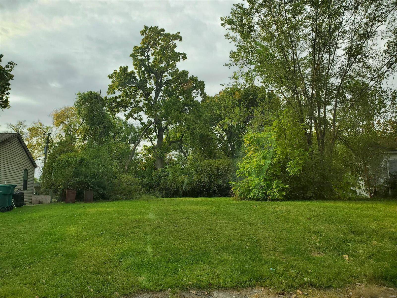 East St Louis, IL 62206,747 Saint Norbert DR