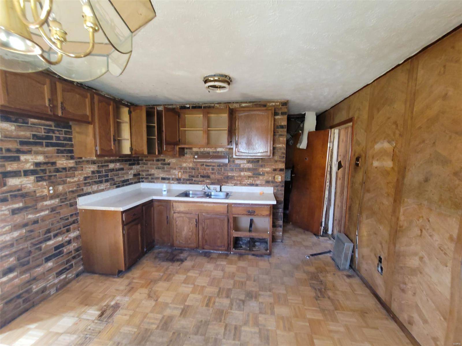 Cahokia, IL 62206,1617 Parklane DR