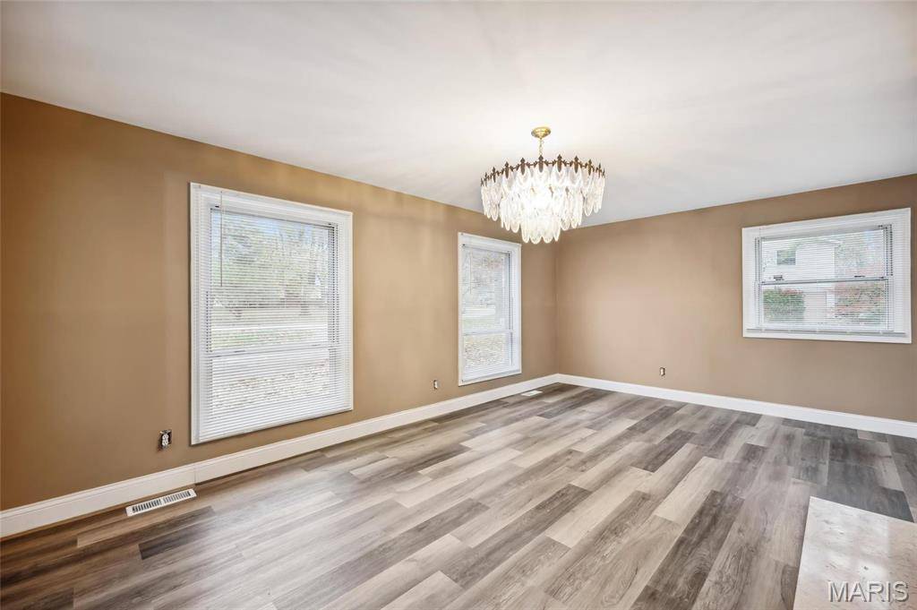 St Louis, MO 63141,15 Chamblee LN