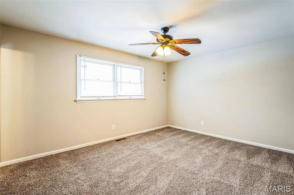 St Louis, MO 63136,2327 Fair Acres RD