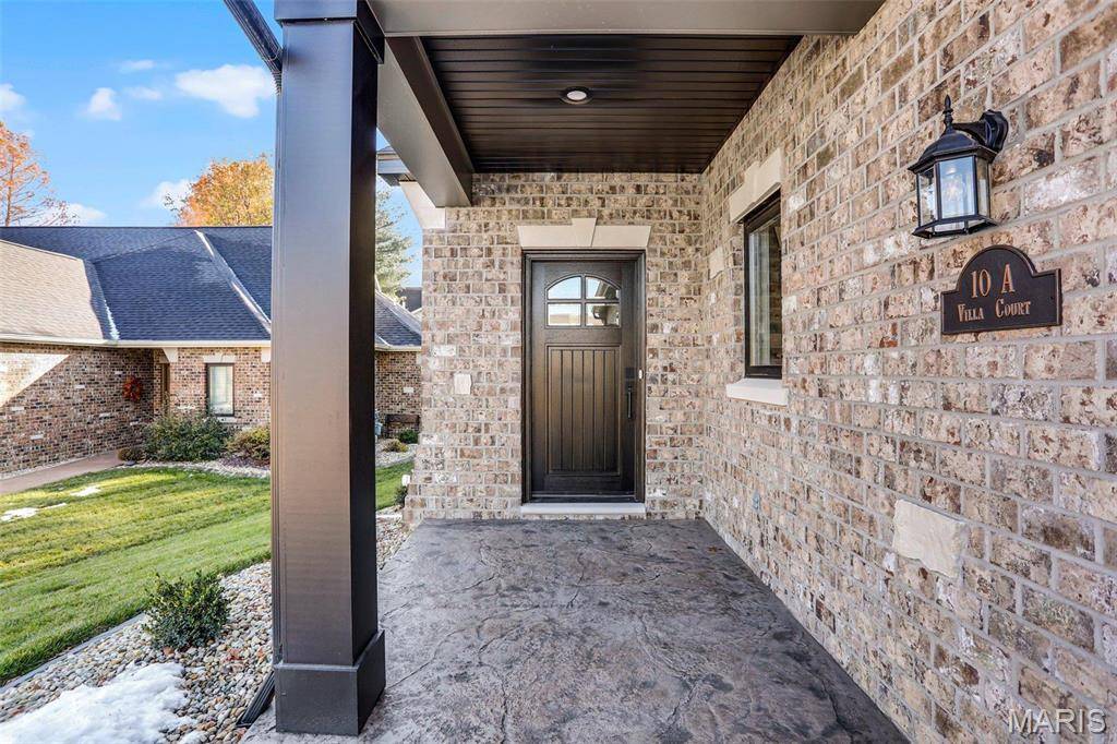 Edwardsville, IL 62025,10 Villa Ct. #A