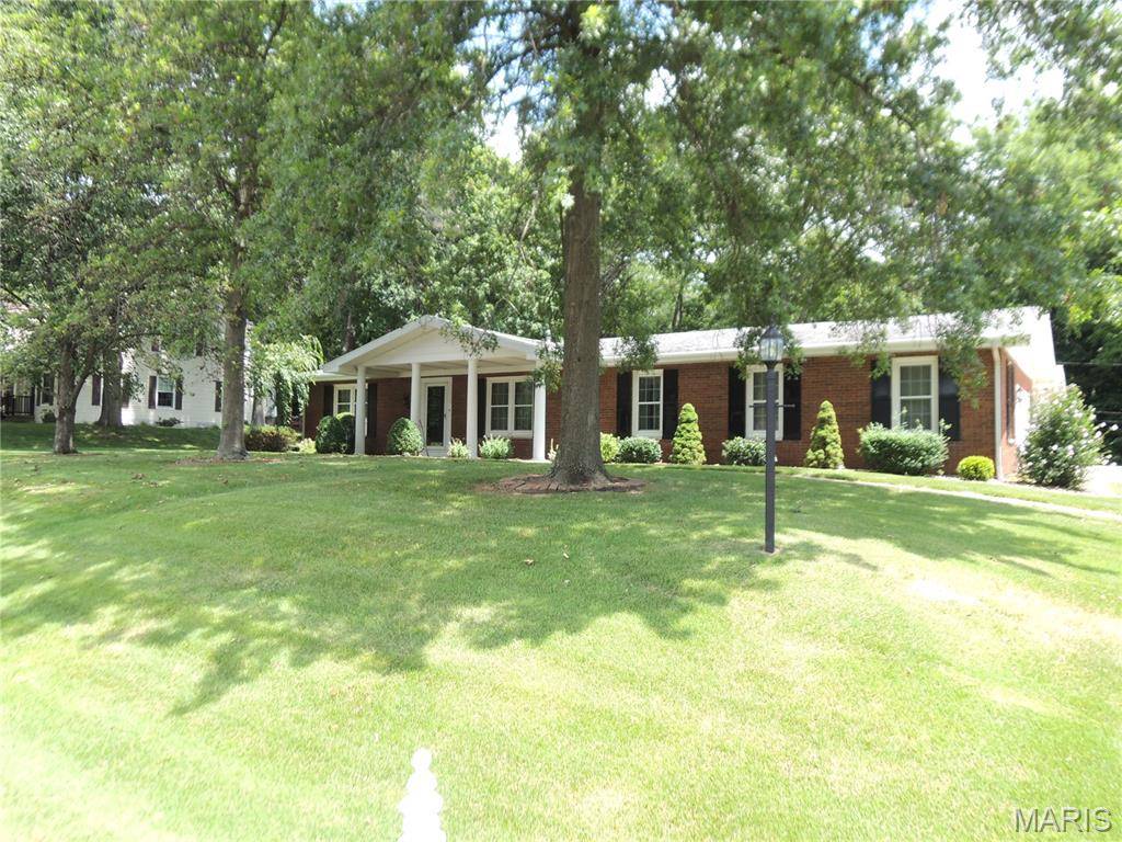 Greenville, IL 62246,5 Spring Hill DR