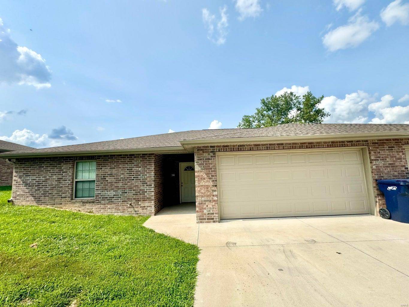 Houston, MO 65483,723 W M- HAWTHORNE ST
